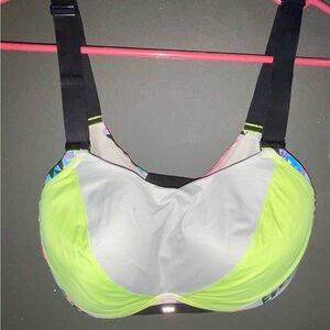 Victoria's Secret The ultimate  Sports Bra 36 DDD